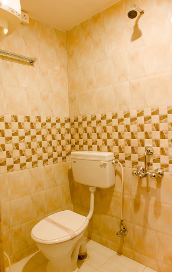 Hotel Mm Γουβαχάτι Εξωτερικό φωτογραφία