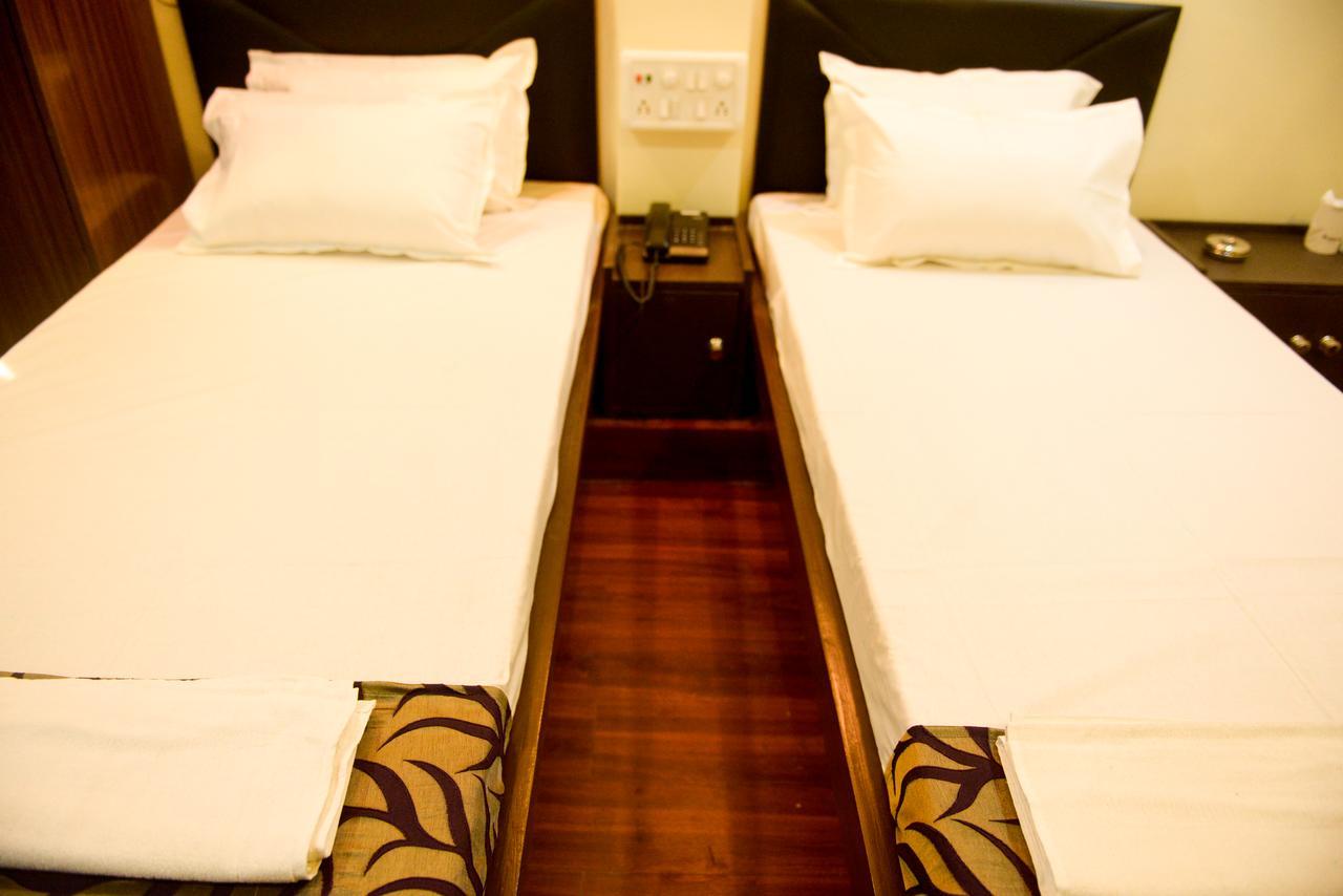 Hotel Mm Γουβαχάτι Εξωτερικό φωτογραφία
